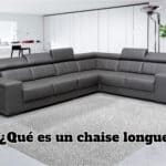 chaise-longue-de-color-gris-y-de-cuero