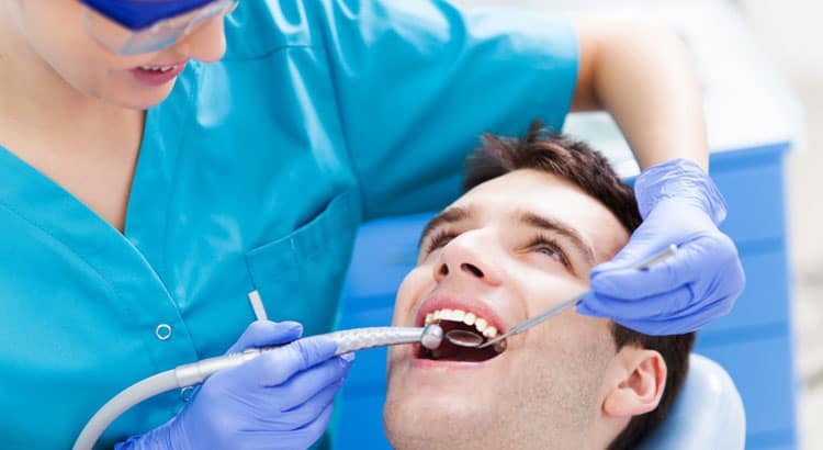 implantes dentales materales